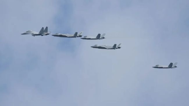 九三阅兵彩排画面为何不见歼10C 机型调整引关注